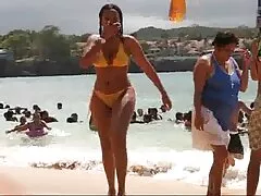 ベッドルームでの日本の若者の隠れ家 女子 の 為 の エロ